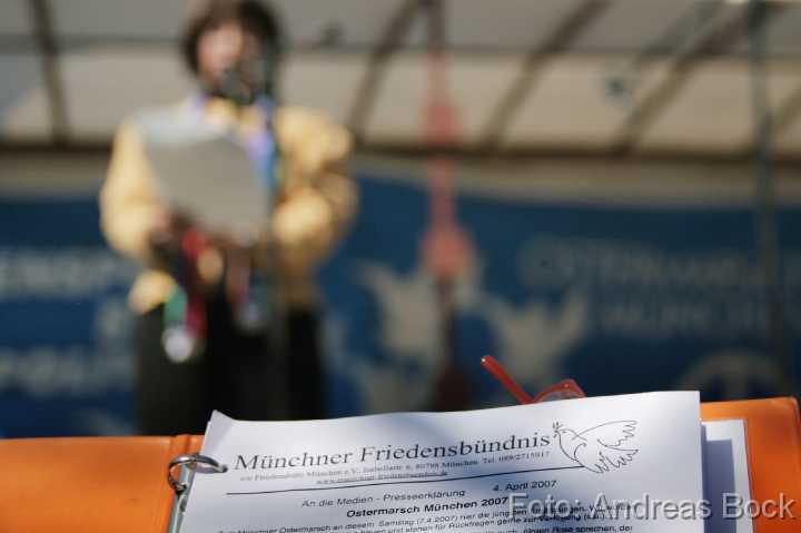 01 Ostermarsch in Muenchen Um einen Ostermarsch durchzuführen, ist einiges Notwendig:
